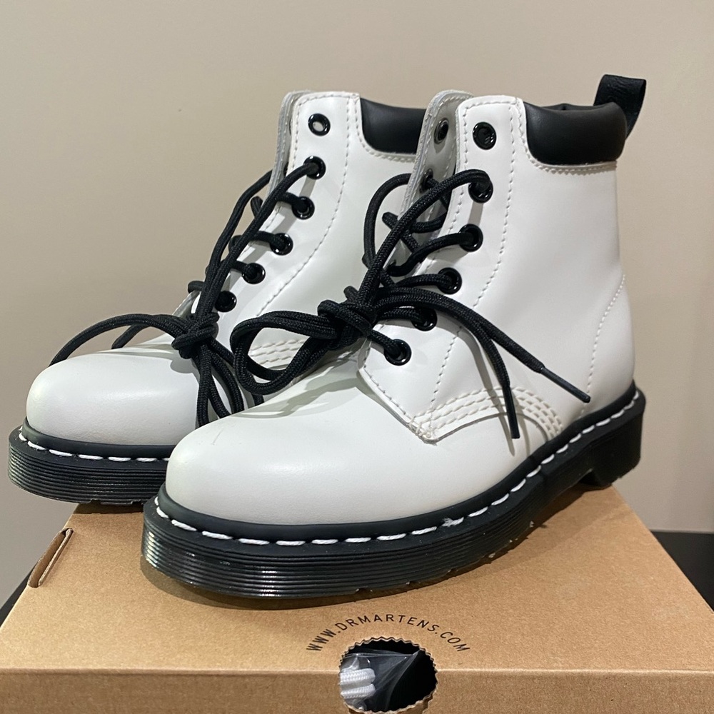 Dr. Martens 939 smooth casual boot
